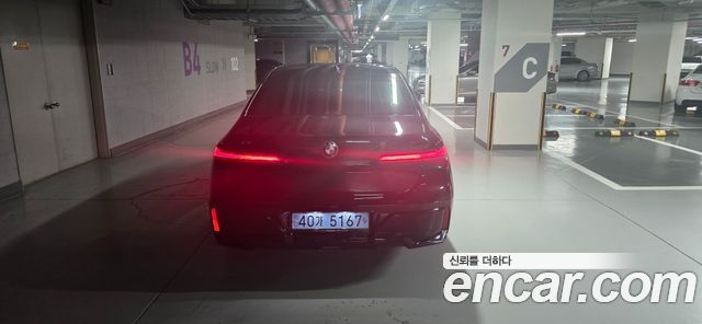 BMW i7 G70 eDrive 50 M Sport - фото 3