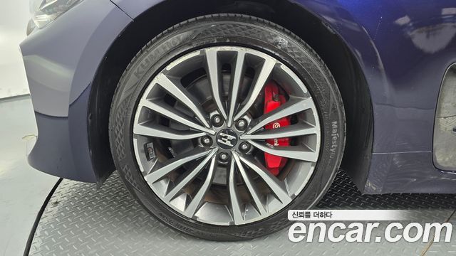 Kia Stinger 2.0 Turbo 2WD Dream Edition - фото 4