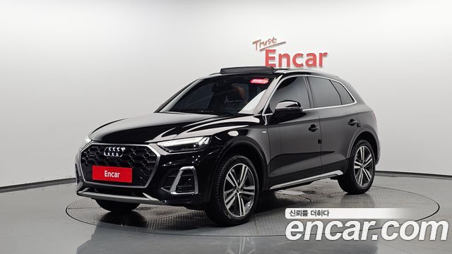 Audi Q5 FY 45 TFSI Quattro Premium - фото 0