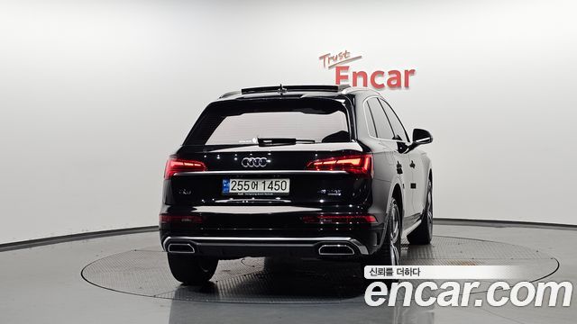 Audi Q5 FY 45 TFSI Quattro Premium - фото 3