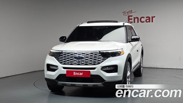 Ford Explorer 6-го поколения 3.0 Platinum 4WD - фото 2
