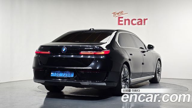 BMW i7 G70 xDrive 60 Design Pure Excellence - фото 1