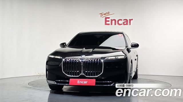 BMW i7 G70 xDrive 60 Design Pure Excellence - фото 2