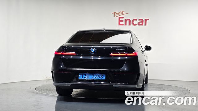 BMW i7 G70 xDrive 60 Design Pure Excellence - фото 3