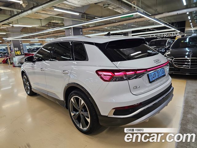 Audi Q4 e-tron F4 40 Premium - фото 1
