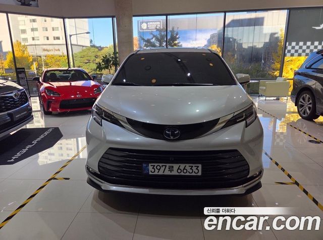 Toyota Sienna 4-го поколения 2.5 Hybrid AWD - фото 2