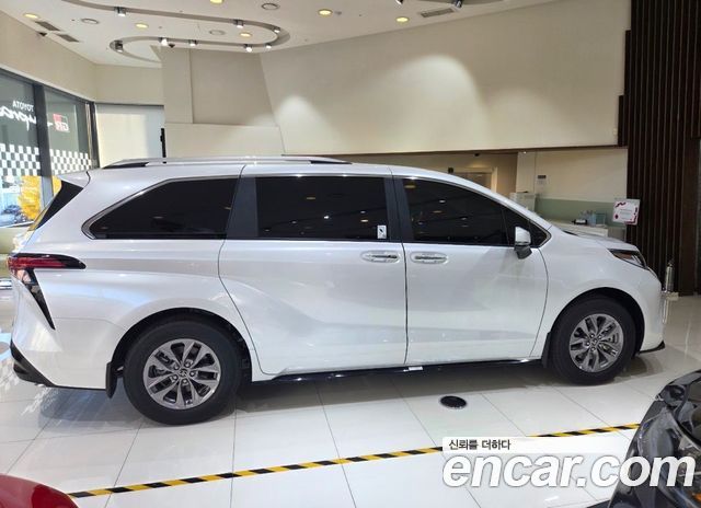 Toyota Sienna 4-го поколения 2.5 Hybrid AWD - фото 4