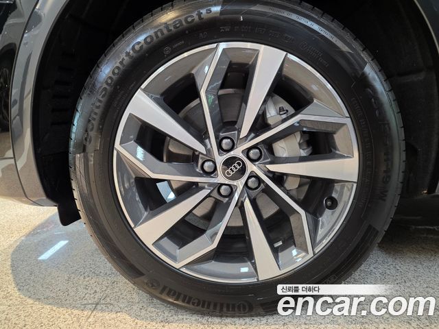 Audi Q5 FY 45 TFSI Quattro - фото 4