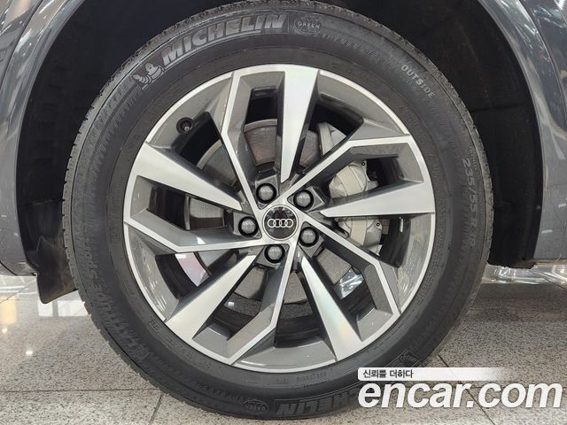 Audi Q5 FY 45 TFSI Quattro - фото 4