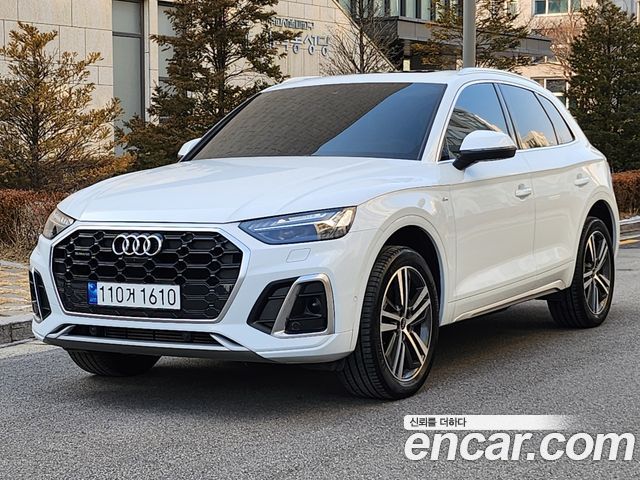Audi Q5 FY 45 TFSI Quattro Premium - фото 0