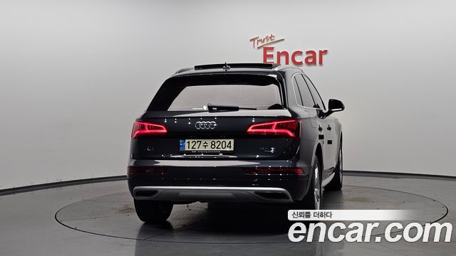 Audi Q5 FY 40 TDI Quattro Premium - фото 2