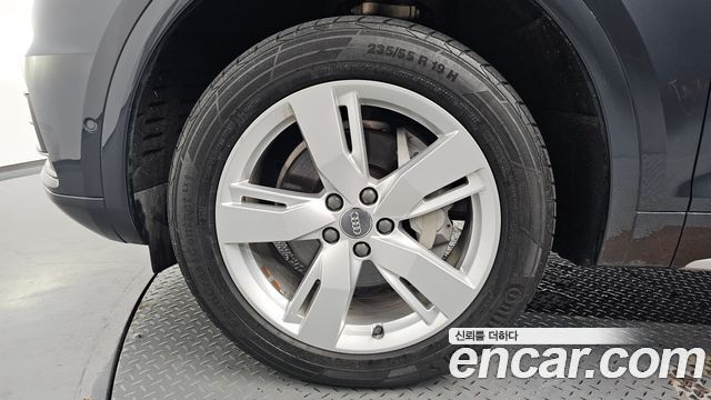 Audi Q5 FY 40 TDI Quattro Premium - фото 3