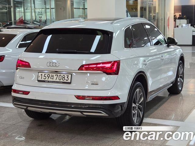 Audi Q5 FY 45 TFSI Quattro - фото 1