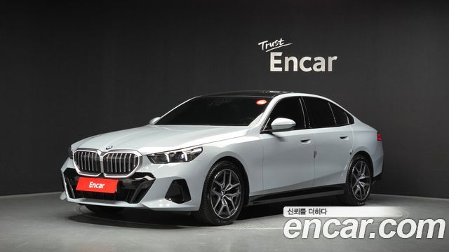 BMW 5-Series G60 520i M Sport - фото 0
