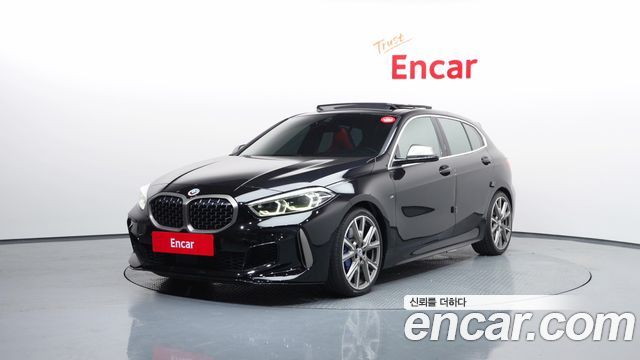 BMW 1-Series F40 M135i xDrive - фото 0