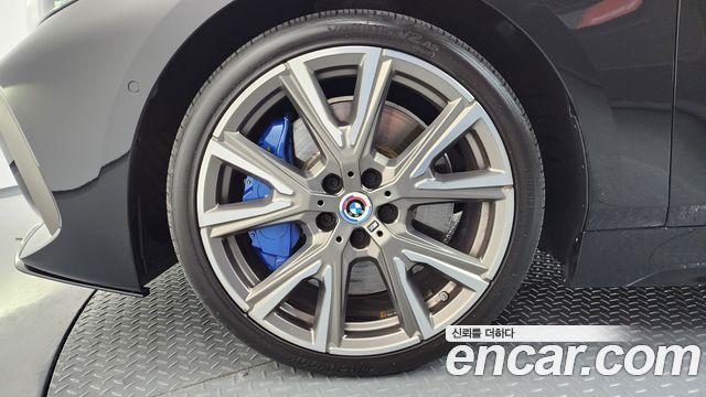 BMW 1-Series F40 M135i xDrive - фото 4