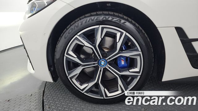 BMW i4 eDrive40 M Sports Pro - фото 4
