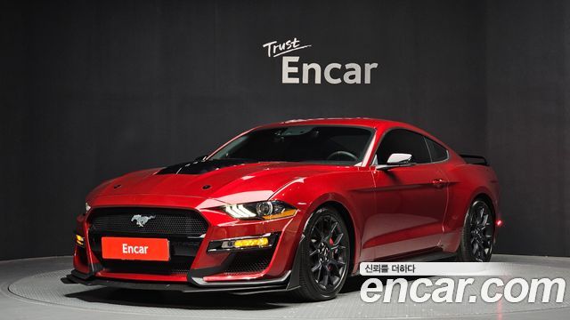 Ford Mustang Coupe - фото 0