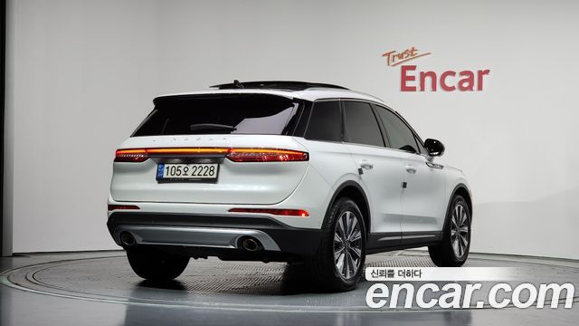Lincoln Corsair 2.0 Reserve AWD - фото 1