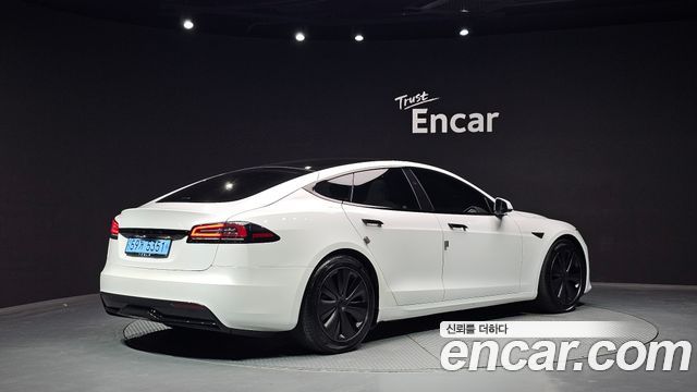 Tesla Model S AWD - фото 1