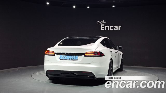 Tesla Model S AWD - фото 3