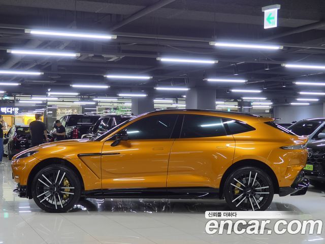 Aston Martin DBX 4.0 V8 707 - фото 1
