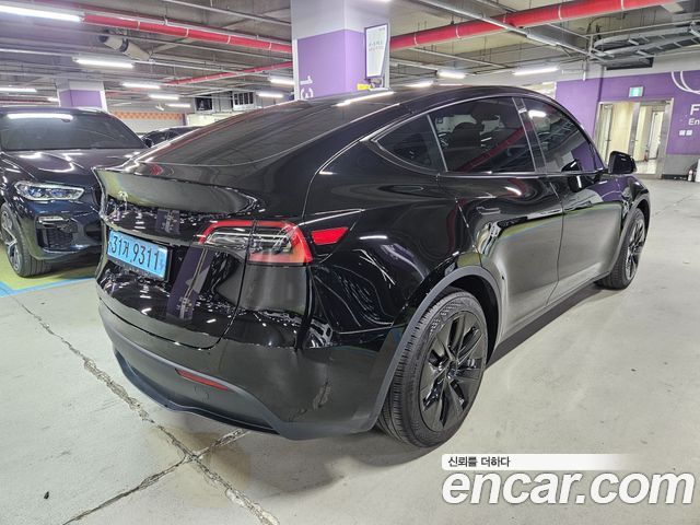 Tesla Model Y RWD - фото 3