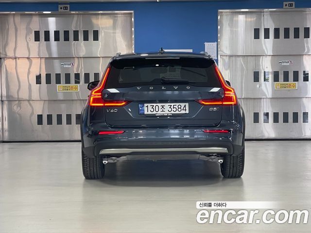 Volvo V60 2-го поколения B5 Ultimate AWD - фото 3