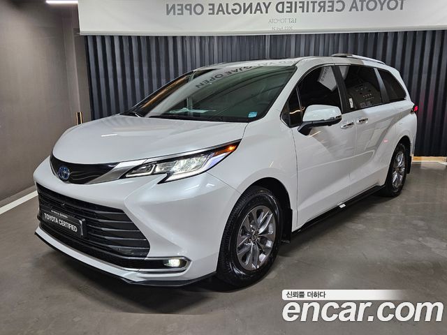 Toyota Sienna 4-го поколения 2.5 Hybrid AWD - фото 0
