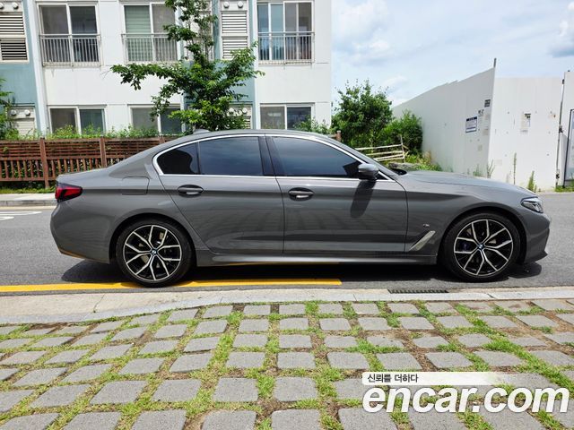 BMW 5-Series G30 530i M Sport Package - фото 3