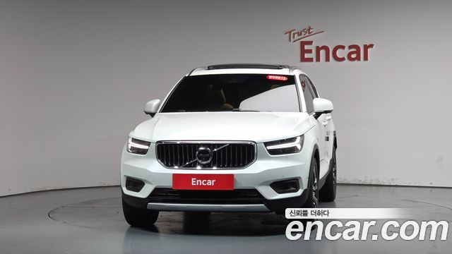 Volvo XC40 T4 Inscription - фото 1