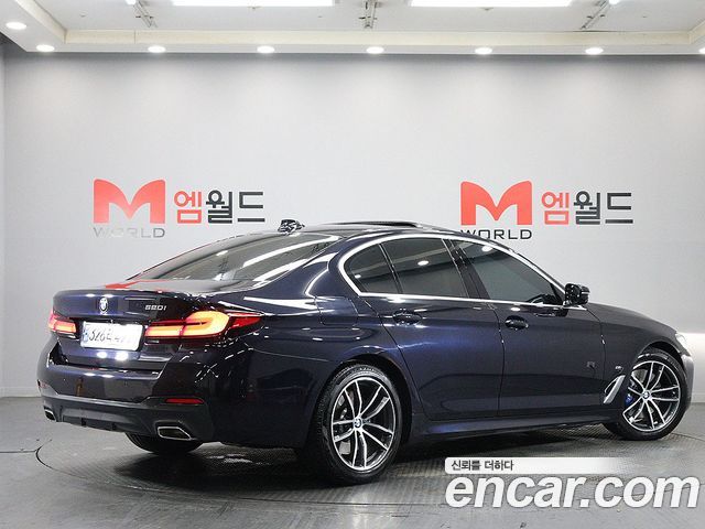 BMW 5-Series G30 520i M Sport - фото 3