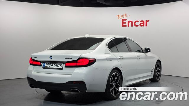 BMW 5-Series G30 530i xDrive M Sport Package - фото 1