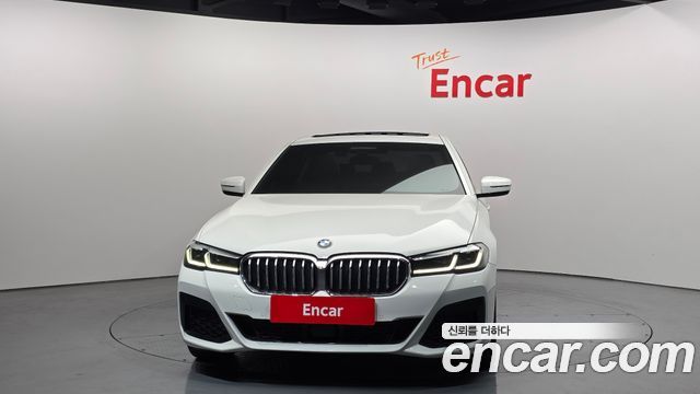 BMW 5-Series G30 530i xDrive M Sport Package - фото 2
