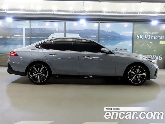BMW 5-Series G60 530i xDrive M Sport - фото 2