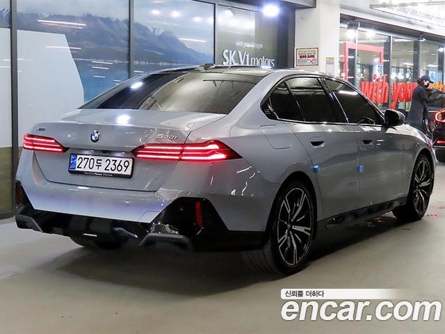 BMW 5-Series G60 530i xDrive M Sport - фото 3