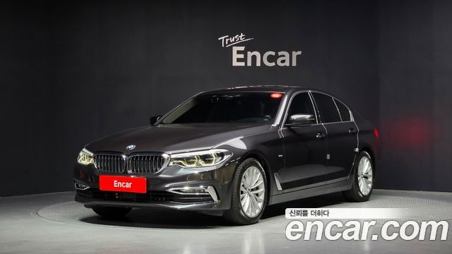 BMW 5-Series G30 530i xDrive Luxury Plus - фото 0