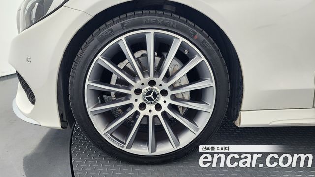 Mercedes-Benz C-Class W205 C200 Cabriolet - фото 4