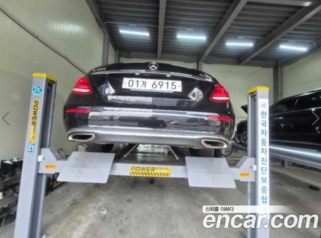 Mercedes-Benz E-Class W213 E300 4MATIC Avnatgarde - фото 1