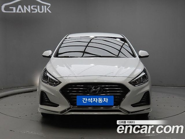 Hyundai Sonata 2.0 Style - фото 1