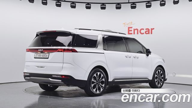 Kia Carnival 4-го поколения 9-Seater Signature - фото 1