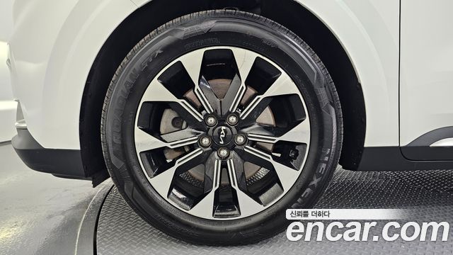 Kia Carnival 4-го поколения 9-Seater Signature - фото 4