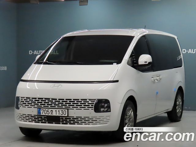 Hyundai Staria Tourer 11-Seater Modern - фото 0