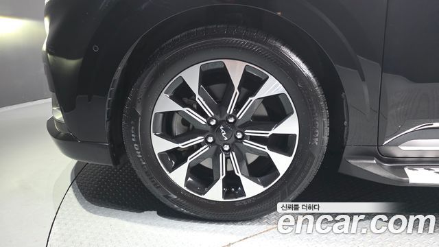 Kia Carnival 4-го поколения 9-Seater Hi-Limousine Signature - фото 3