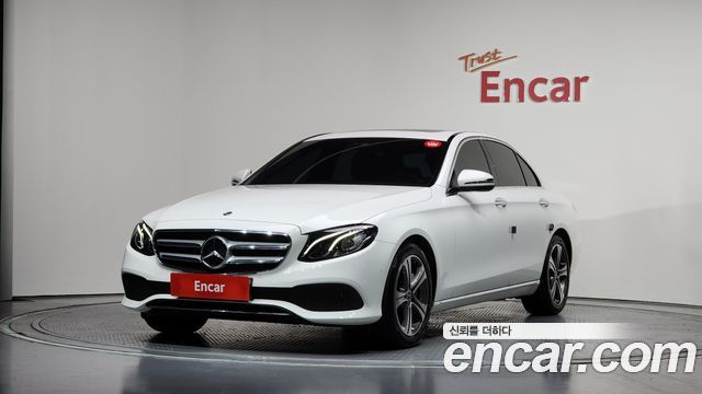 Mercedes-Benz E-Class W213 E300 Avantgarde - фото 0