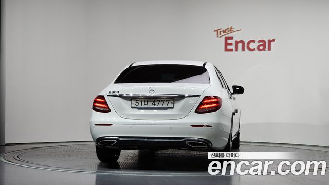 Mercedes-Benz E-Class W213 E300 Avantgarde - фото 3