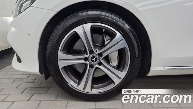 Mercedes-Benz E-Class W213 E300 Avantgarde - фото 4