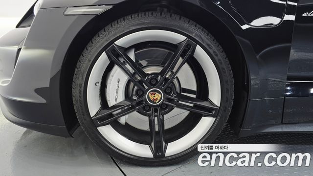 Porsche Taycan 4S - фото 4