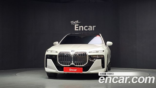 BMW 7-Series G70 740i xDrive M Sport - фото 2