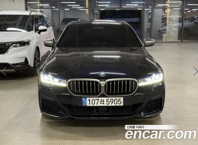 BMW 5-Series G30 M550i xDrive - фото 2